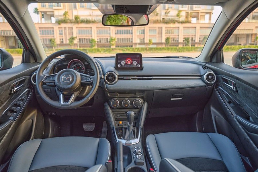 Mazda2 tăng 10 triệu đồng vẫn rẻ hơn i10 bản cao, CX-30 giảm giá vẫn khó thoát 'đáy' phân khúc - Ảnh 2