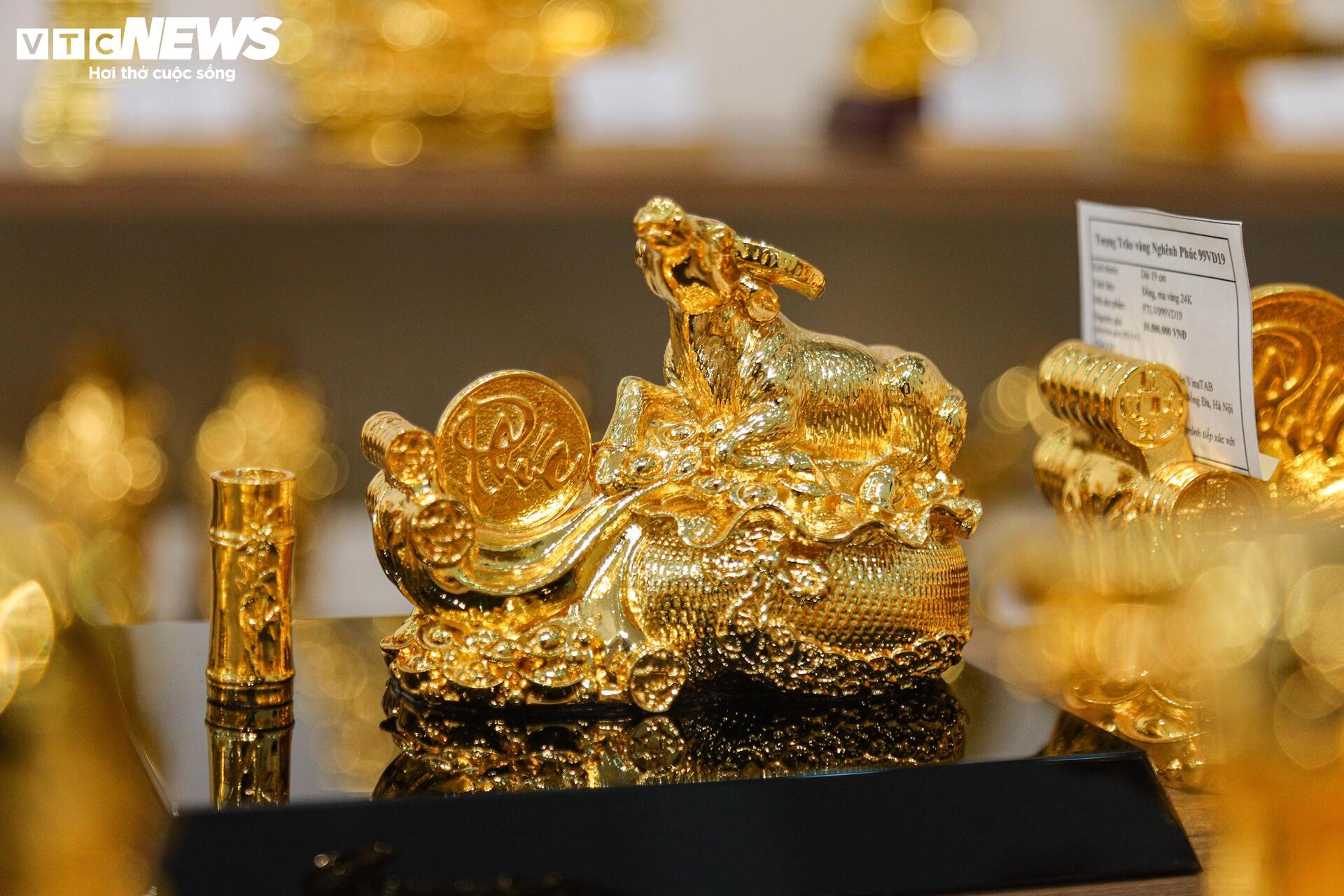 Mãn nhãn tượng 12 con giáp mạ vàng 24k dành riêng cho nhà giàu chơi Tết - Ảnh 12