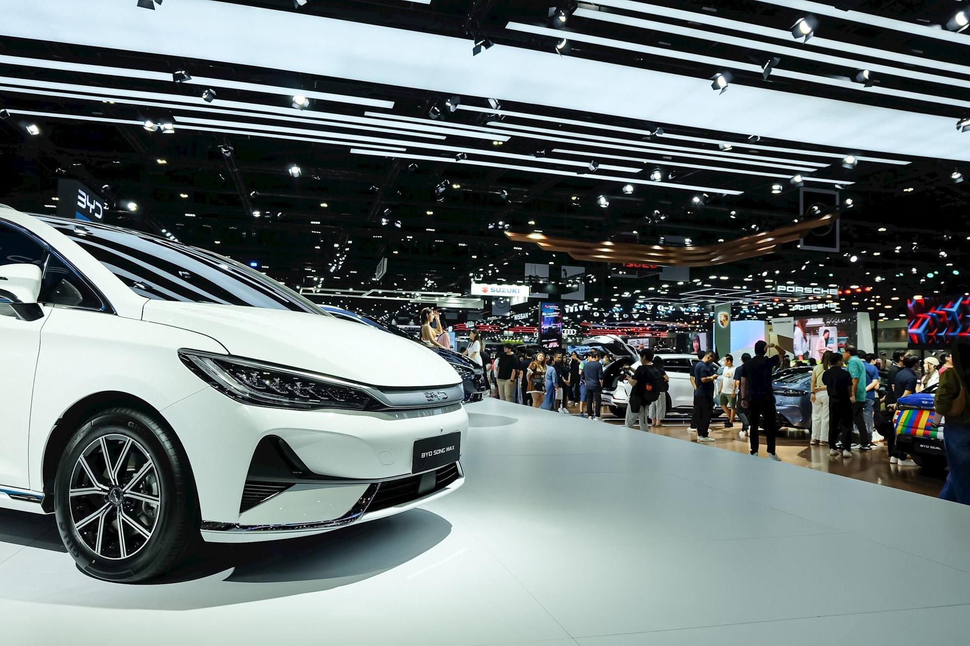 Buồn của thị trường ô tô lớn thứ 2 ĐNÁ: mở cửa dễ dãi với xe Trung Quốc khiến thị trường lao dốc - Doanh số toàn thị trường còn thua cả một mình VinFast ở Việt Nam - Ảnh 1