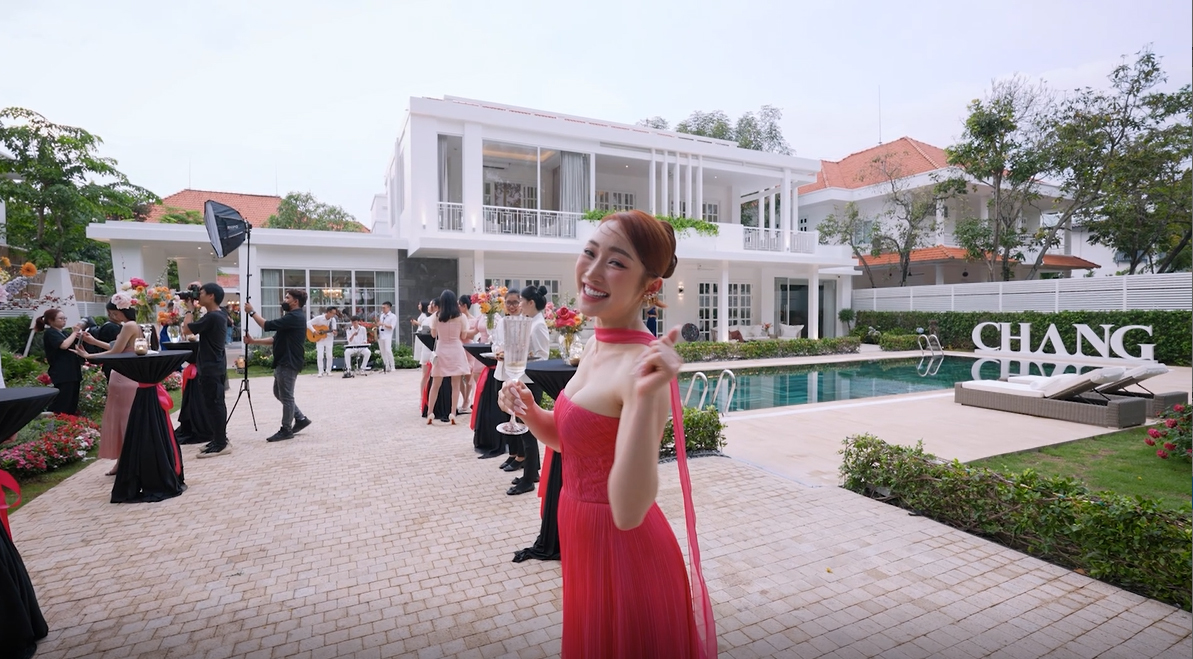 Sao nam Vbiz 12 giờ đêm vẫn gọi vợ ra làm 1 việc, soi clip cận cảnh mới gây bất ngờ - Ảnh 7