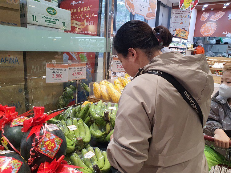 Nửa triệu đồng một nải chuối tiêu xanh, khách xuống tiền mua trong “phút mốt” về trưng Tết - Ảnh 4