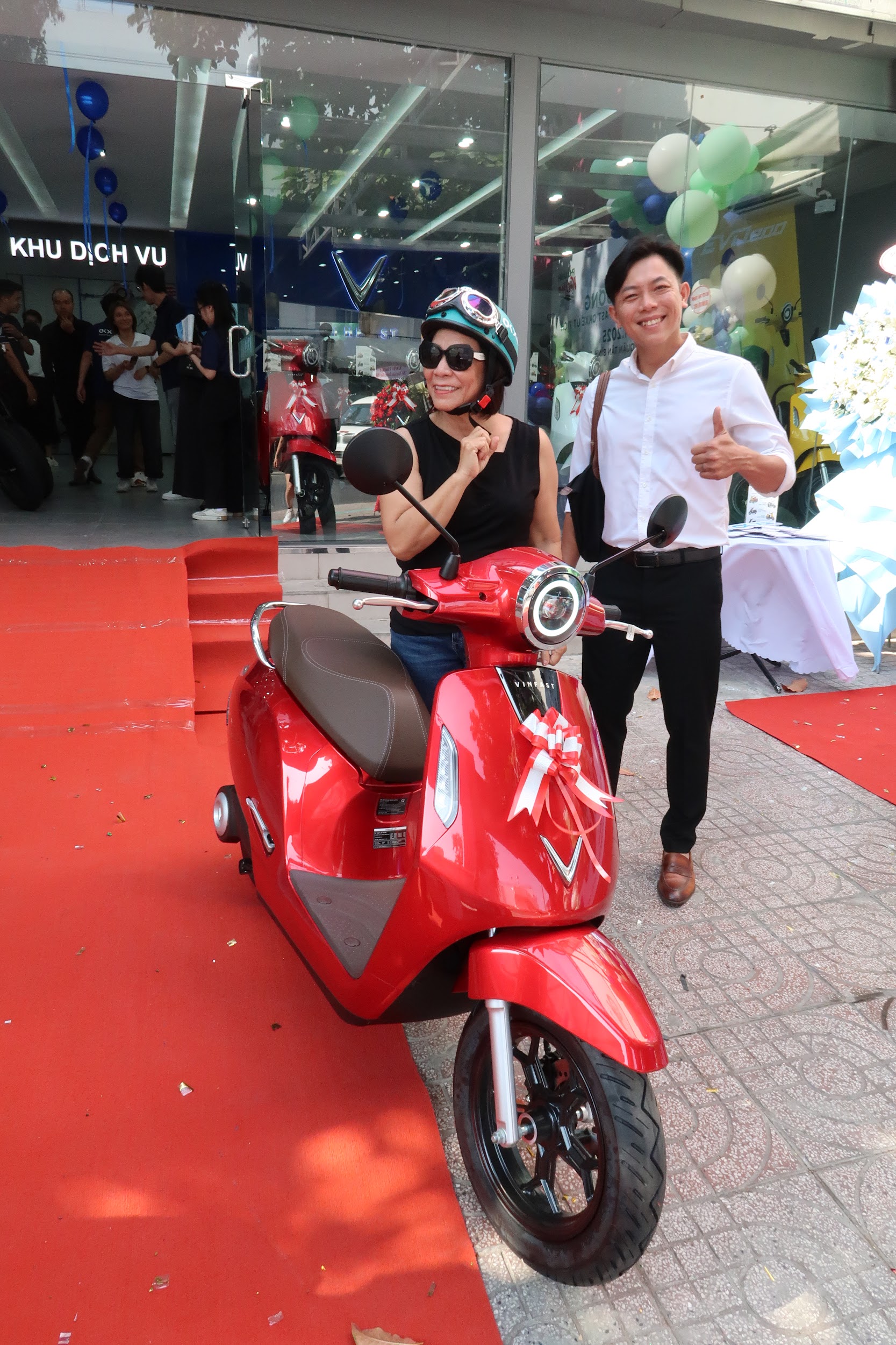 Cửa hàng xe máy điện VinFast OKXE Út Tịch: Hướng đến giao thông xanh bền vững - Ảnh 1