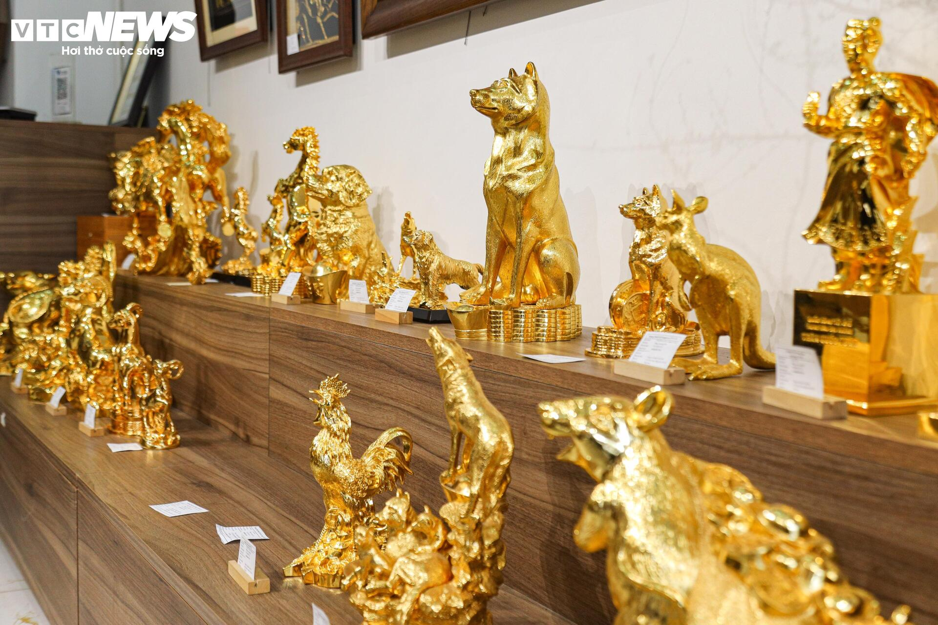 Mãn nhãn tượng 12 con giáp mạ vàng 24k dành riêng cho nhà giàu chơi Tết - Ảnh 1