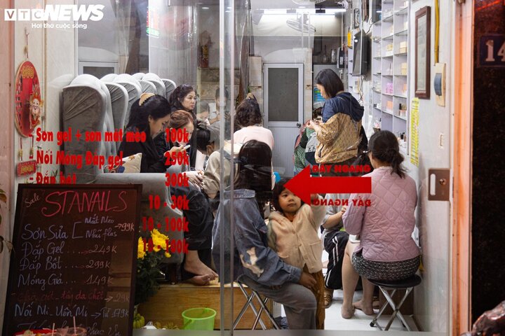 Làm không ngơi tay, thợ rửa xe, cắt tóc 'hái' ra tiền ngày giáp Tết - Ảnh 3