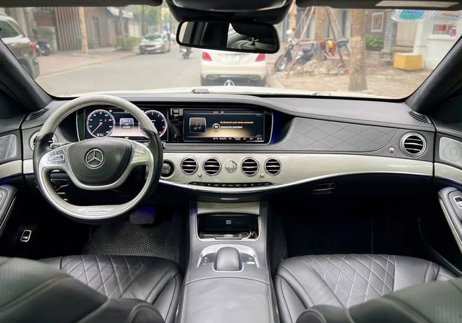 5 xe cũ biểu tượng của đại gia tầm giá Camry mua chơi Tết: Có chiếc siêu sang cỡ Rolls-Royce, ngồi cực êm - Ảnh 17