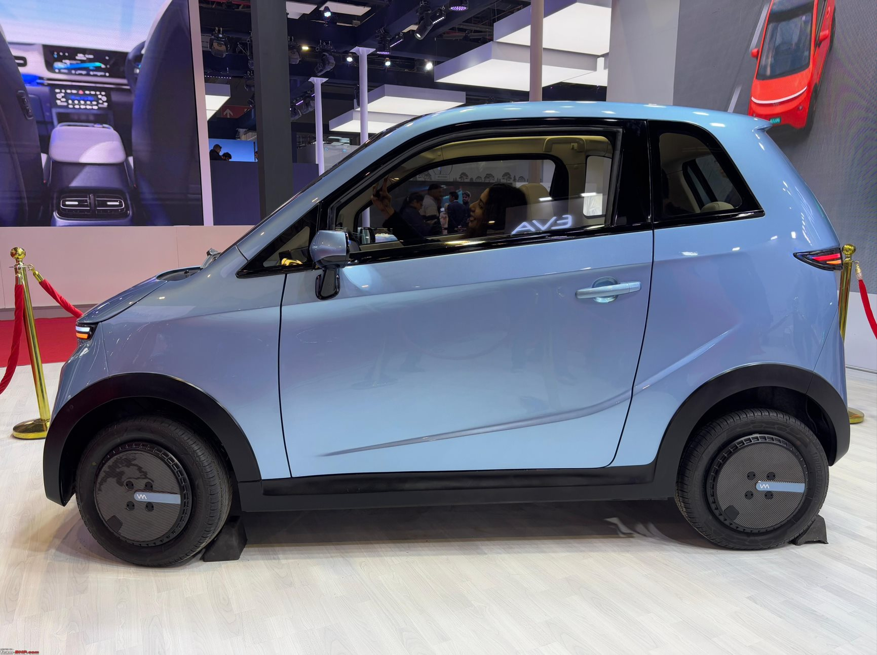 Xe điện mini kích thước nhỏ nhất phân khúc, di chuyển 250 km, giá chỉ 90 triệu đồng - rẻ ngang Honda SH - Ảnh 2