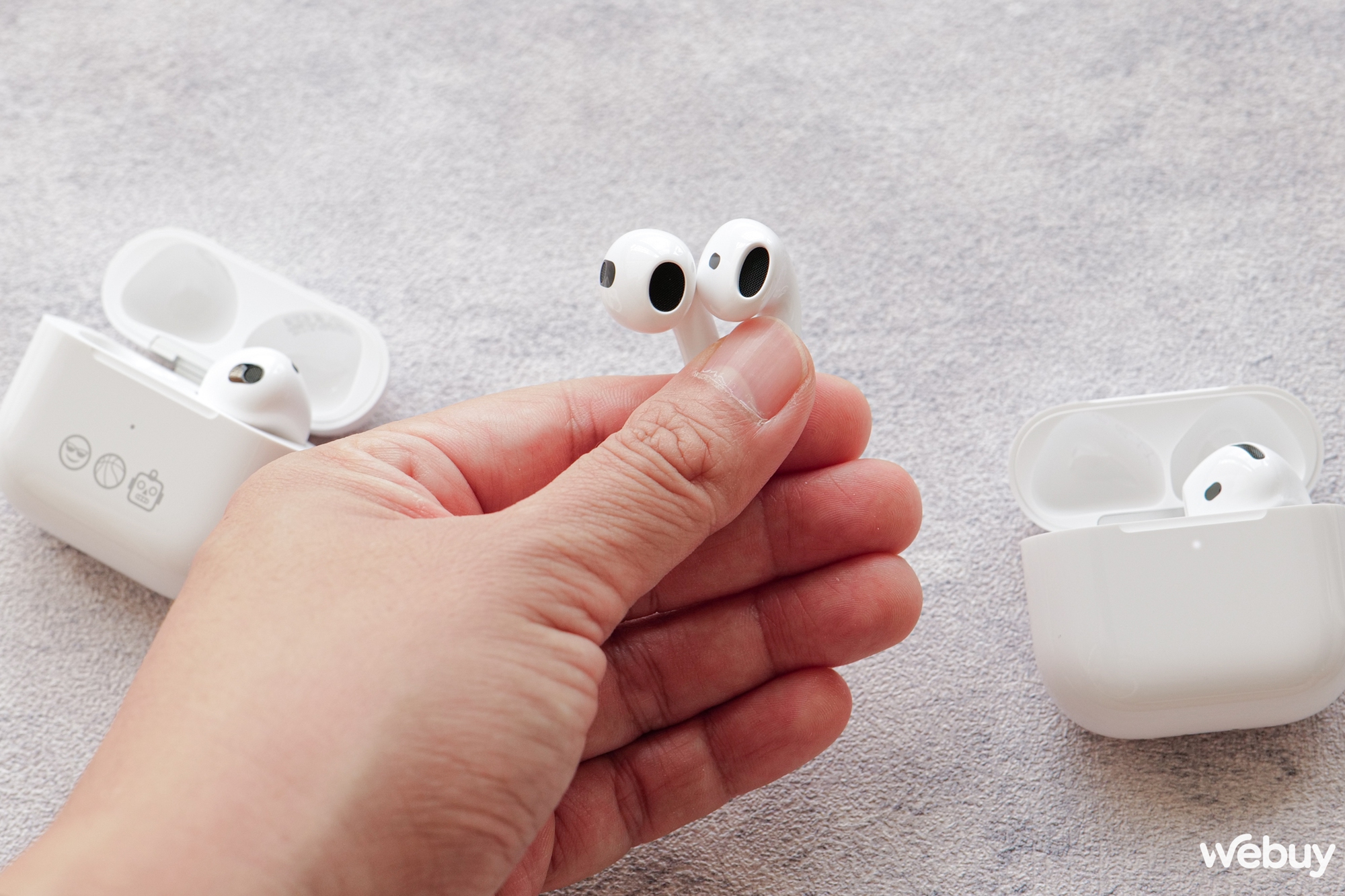 AirPods 4 "sập" giá còn 2,8 triệu đồng, bản có chống ồn ANC sale cuối năm cũng chỉ 3,6 triệu đồng - Ảnh 1