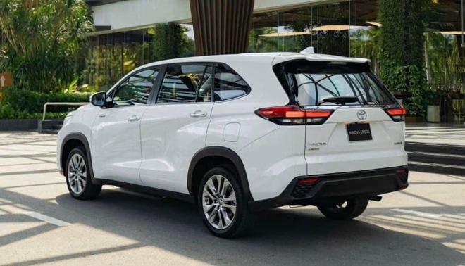 Xe Toyota nhập khẩu tăng giá: Alphard tăng tới 149 triệu, Innova Cross không còn rẻ hơn Custin, Corolla Cross sơn đỏ thành màu đặc biệt - Ảnh 6