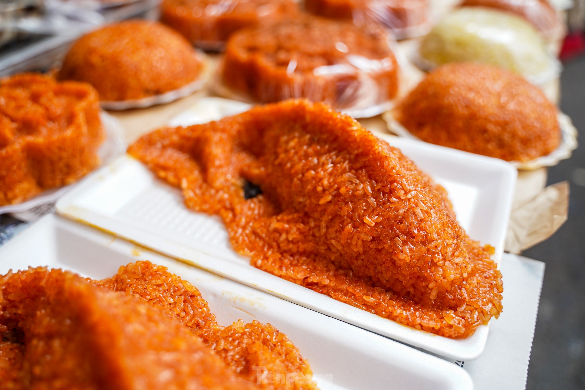 Tết ông Công ông Táo: Đồ cúng chế biến phong phú, gà ngậm hoa hồng giá 500.000đ/con - Ảnh 12