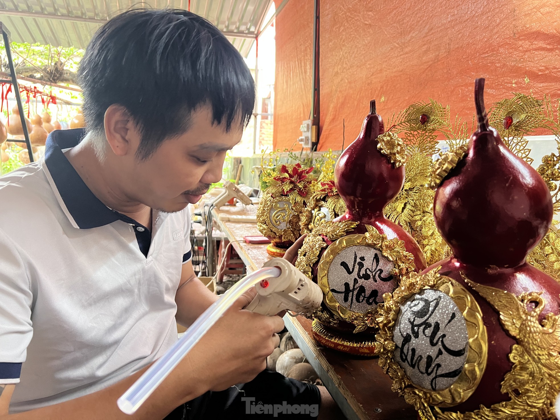 Mặt hàng Tết mà người sản xuất đã dừng nhận đơn hàng cả tháng vì… làm không xuể - Ảnh 2