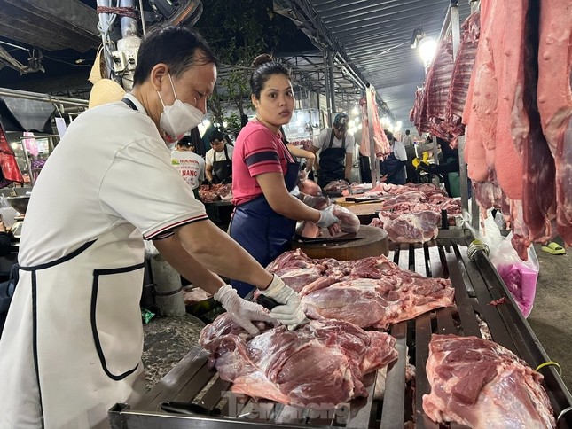 Thực phẩm Tết thế nào, giá cả kiểm soát ra sao? - Ảnh 1