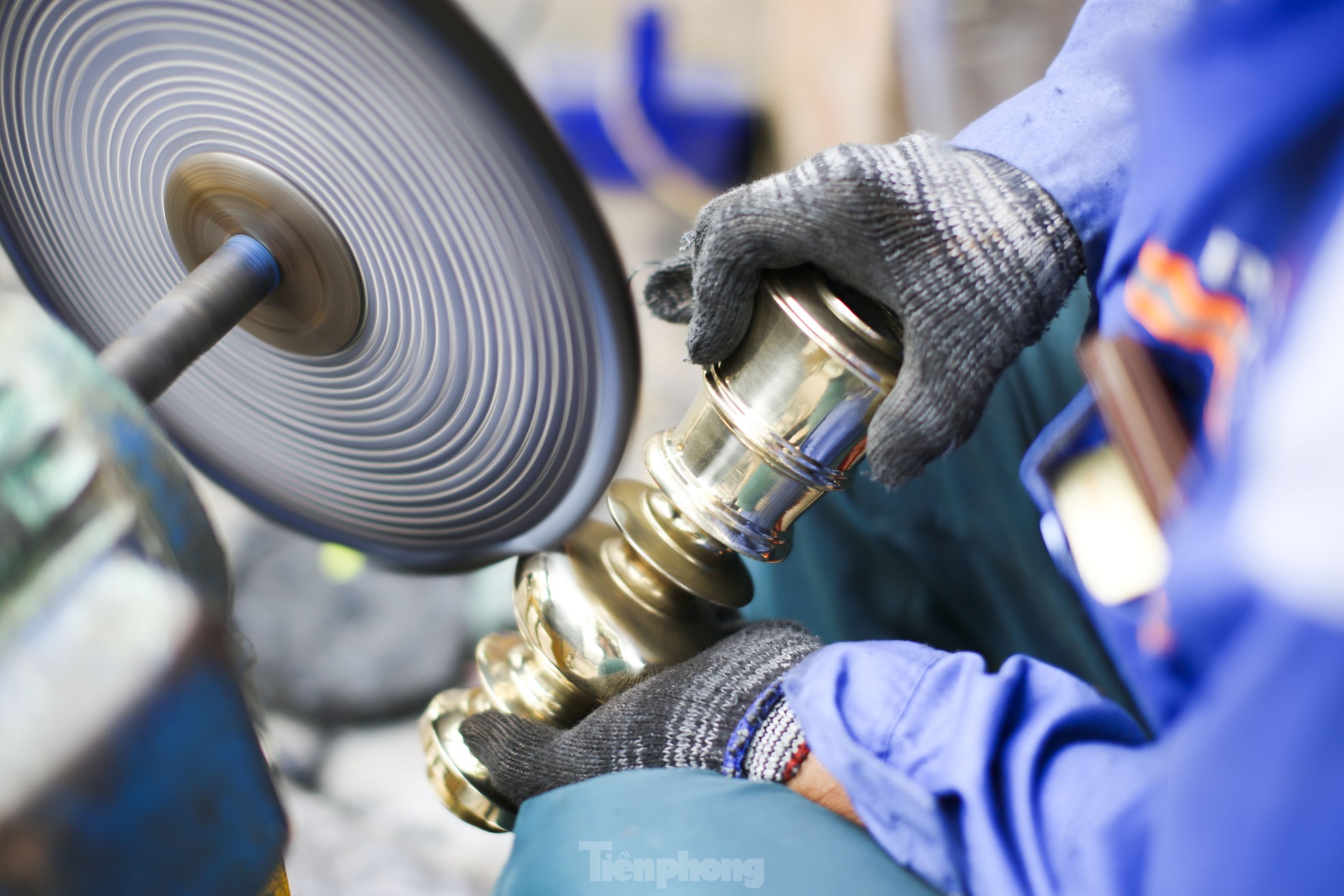 Tò mò nghề đánh bóng 'báu vật' mỗi năm một lần - Ảnh 2