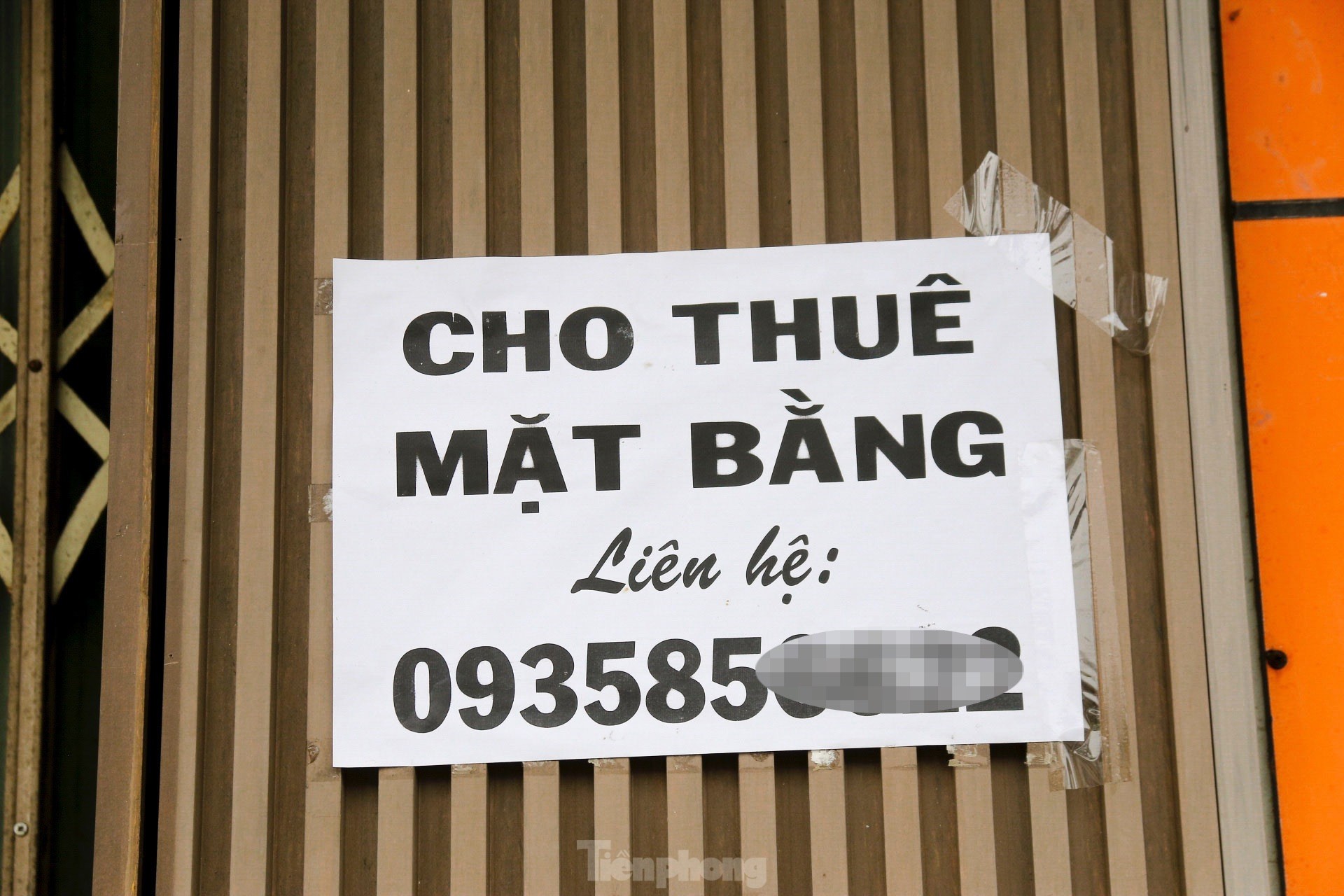 Phố thời trang Đà Nẵng ‘cửa đóng then cài’ giữa mùa làm ăn dịp Tết - Ảnh 8