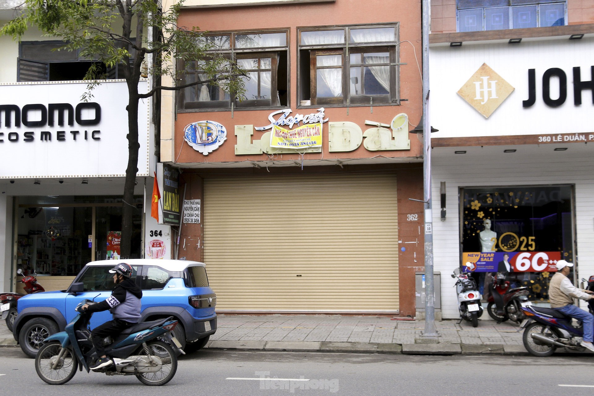 Phố thời trang Đà Nẵng ‘cửa đóng then cài’ giữa mùa làm ăn dịp Tết - Ảnh 14