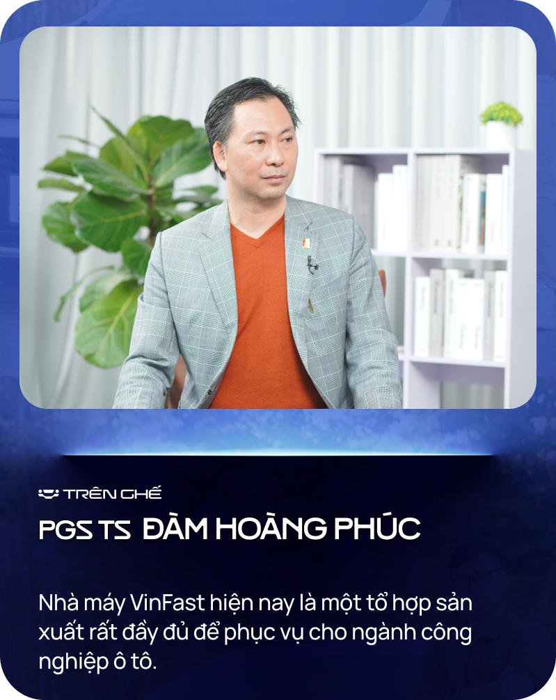 PGS.TS Đàm Hoàng Phúc thăm nhà máy VinFast: ‘Phân biệt xe sản xuất nhà máy số hay vặn bằng tay, nhìn bu-lông là biết’ - Ảnh 2