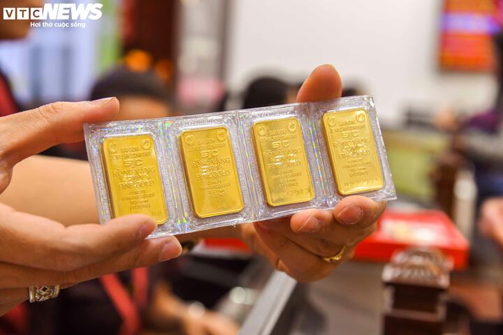 Có nên mua vàng đón 'sóng' ngày vía Thần Tài? - Ảnh 1