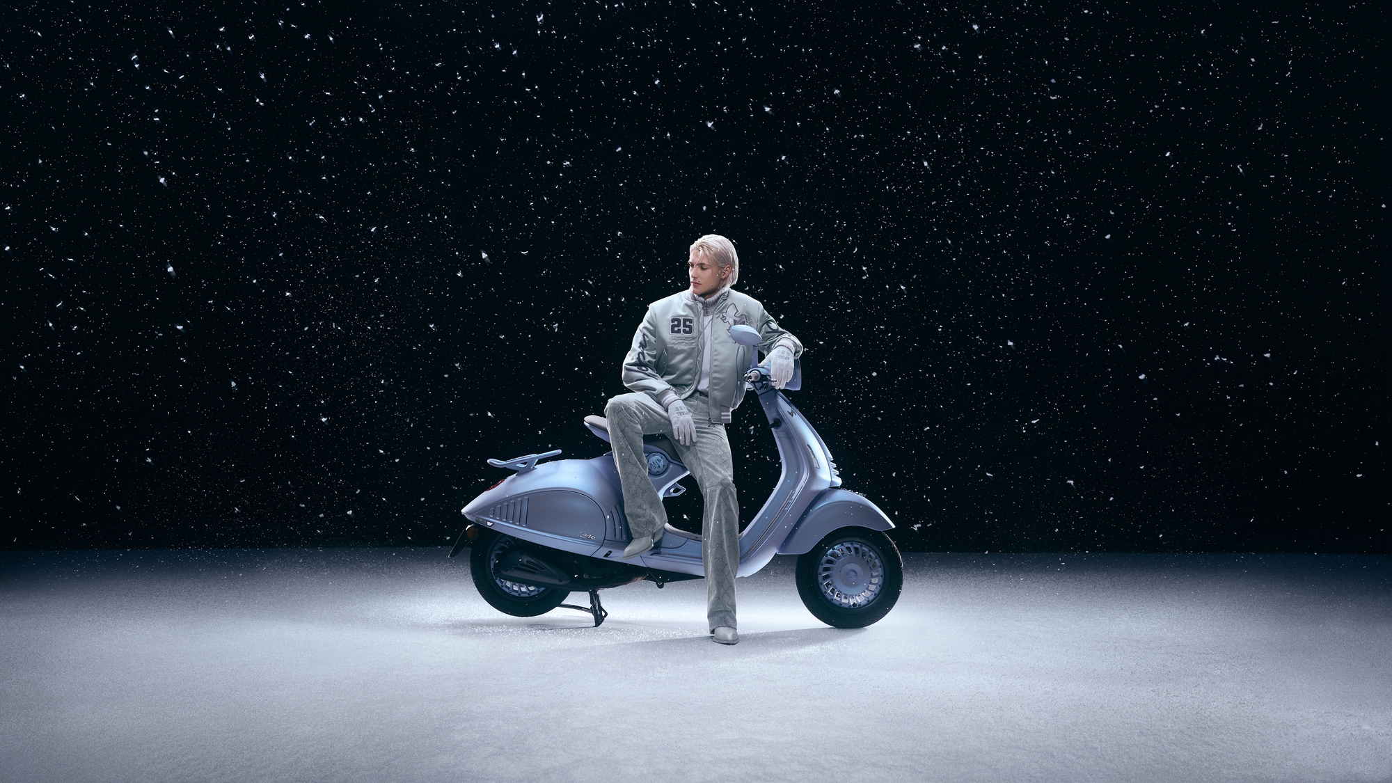 Vespa có phiên bản 'bạch xà' đón Tết Ất Tỵ: Tựa nữ hoàng băng giá, chỉ 888 chiếc, về Việt Nam giá dễ ngang ô tô - Ảnh 2