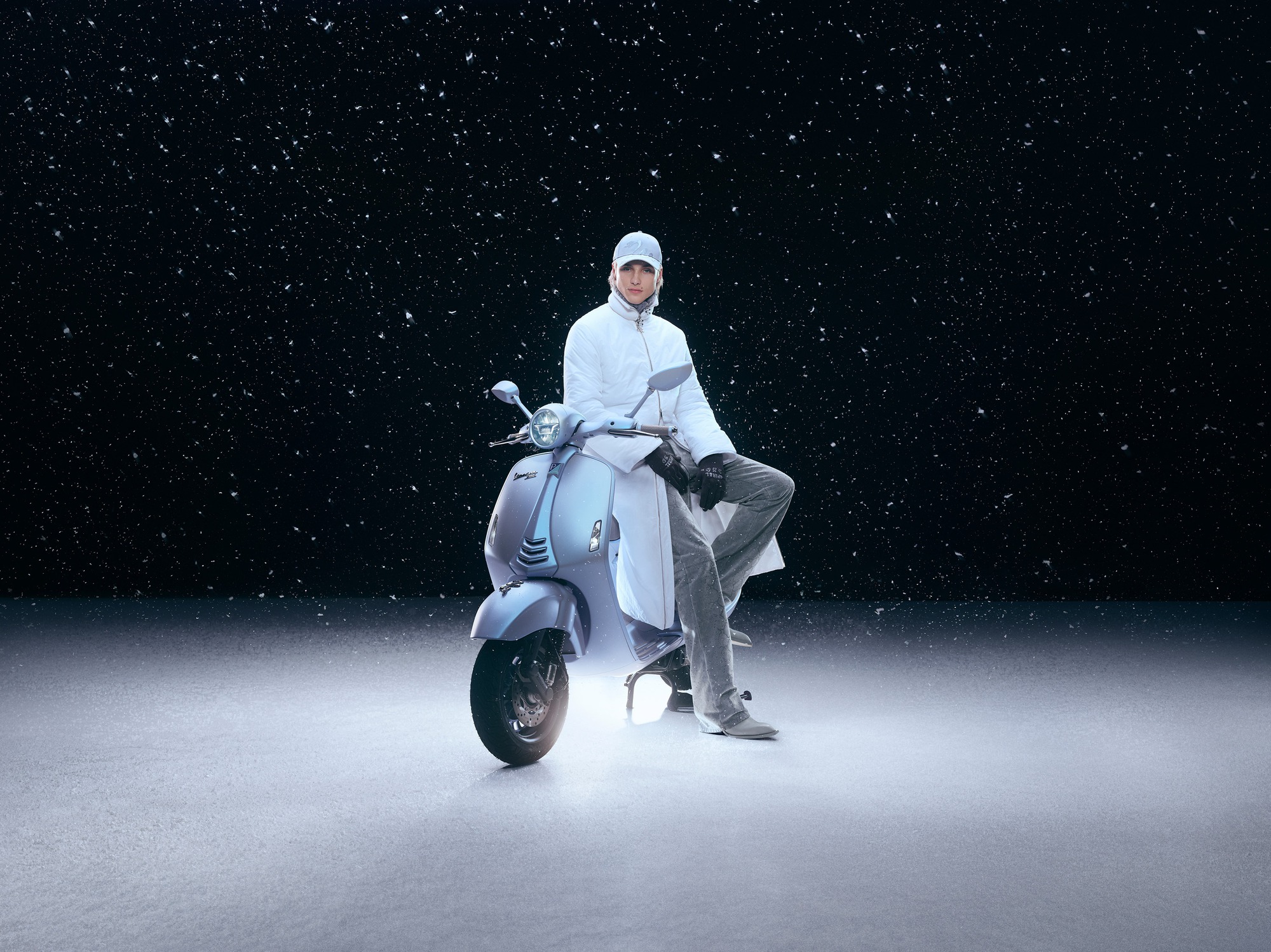 Vespa có phiên bản 'bạch xà' đón Tết Ất Tỵ: Tựa nữ hoàng băng giá, chỉ 888 chiếc, về Việt Nam giá dễ ngang ô tô - Ảnh 7