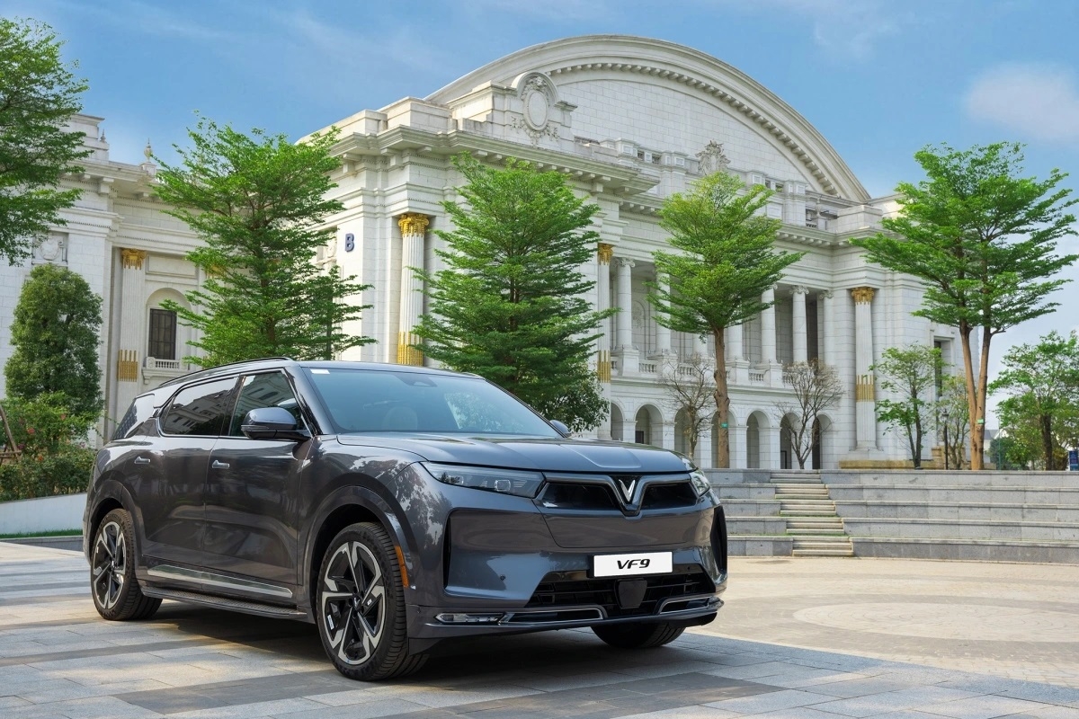 Hàng loạt ô tô được giảm giá trăm triệu ngay sát Tết - Ảnh 1