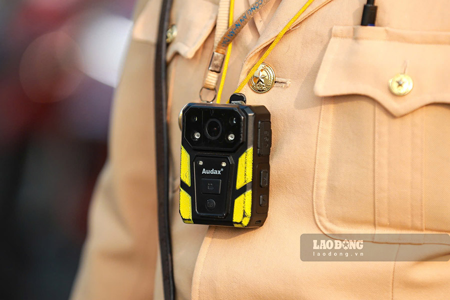 Chiếc camera được CSGT sử dụng để ghi lại hình ảnh người vi phạm giao thông có gì đặc biệt? Mức giá là bao nhiêu? - Ảnh 2