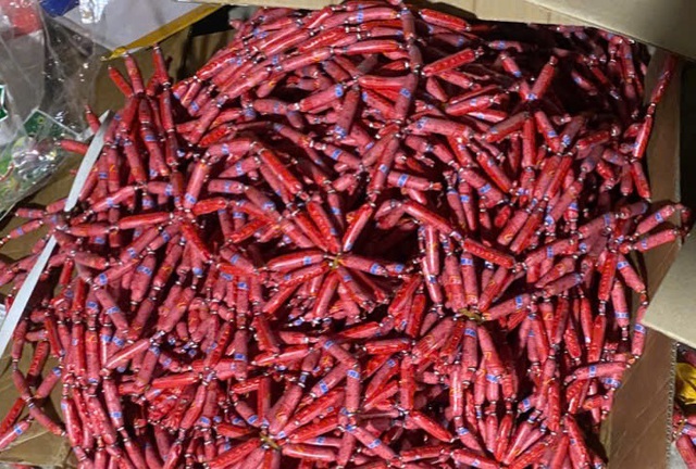 13 tấn thực phẩm không rõ nguồn gốc chuẩn bị tuồn ra thị trường bán cho trẻ em tại Hà Nội: Lời khai gây sốc của chủ kho hàng sinh năm 1990 - Ảnh 2