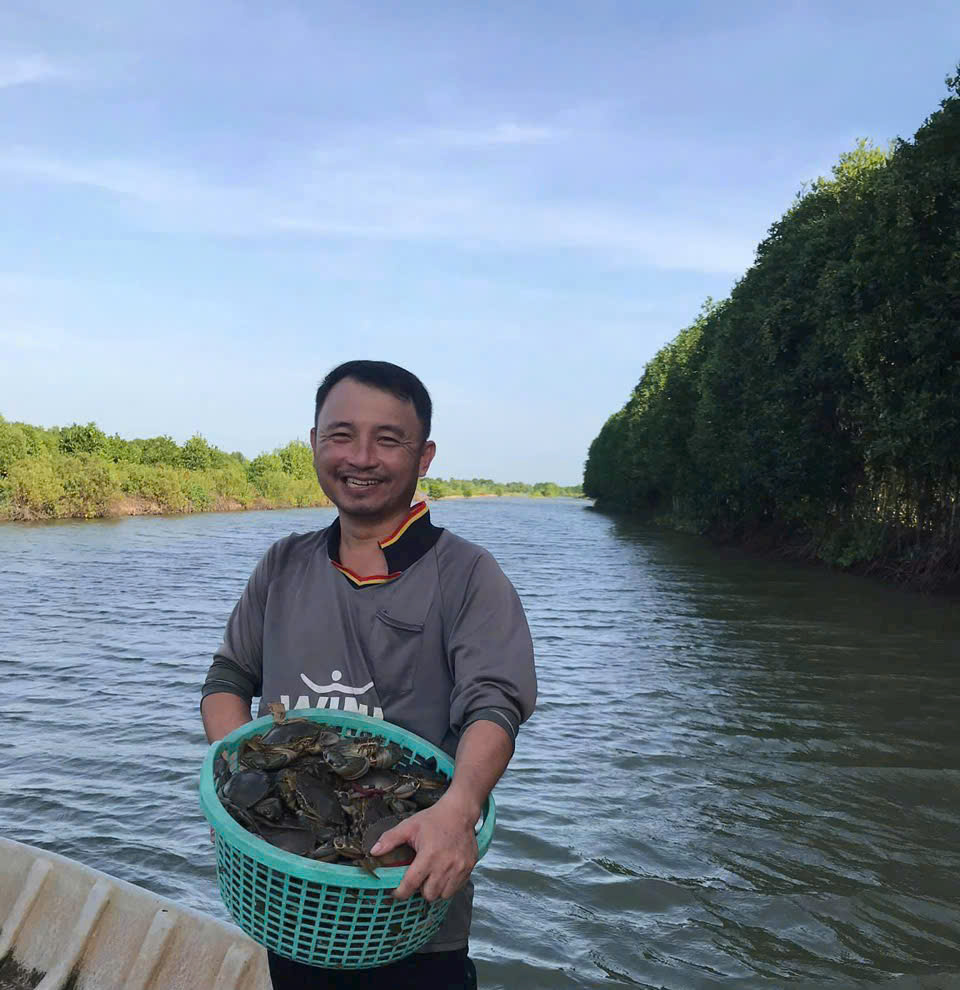 Cua biển ngon nhất ở Cà Mau đang có giá lên đến hơn 1,1 triệu đồng/kg - Ảnh 1