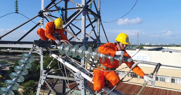 Người dùng "đút túi" hàng chục nghìn đồng mỗi tháng nếu thang giá điện giảm còn 5 bậc