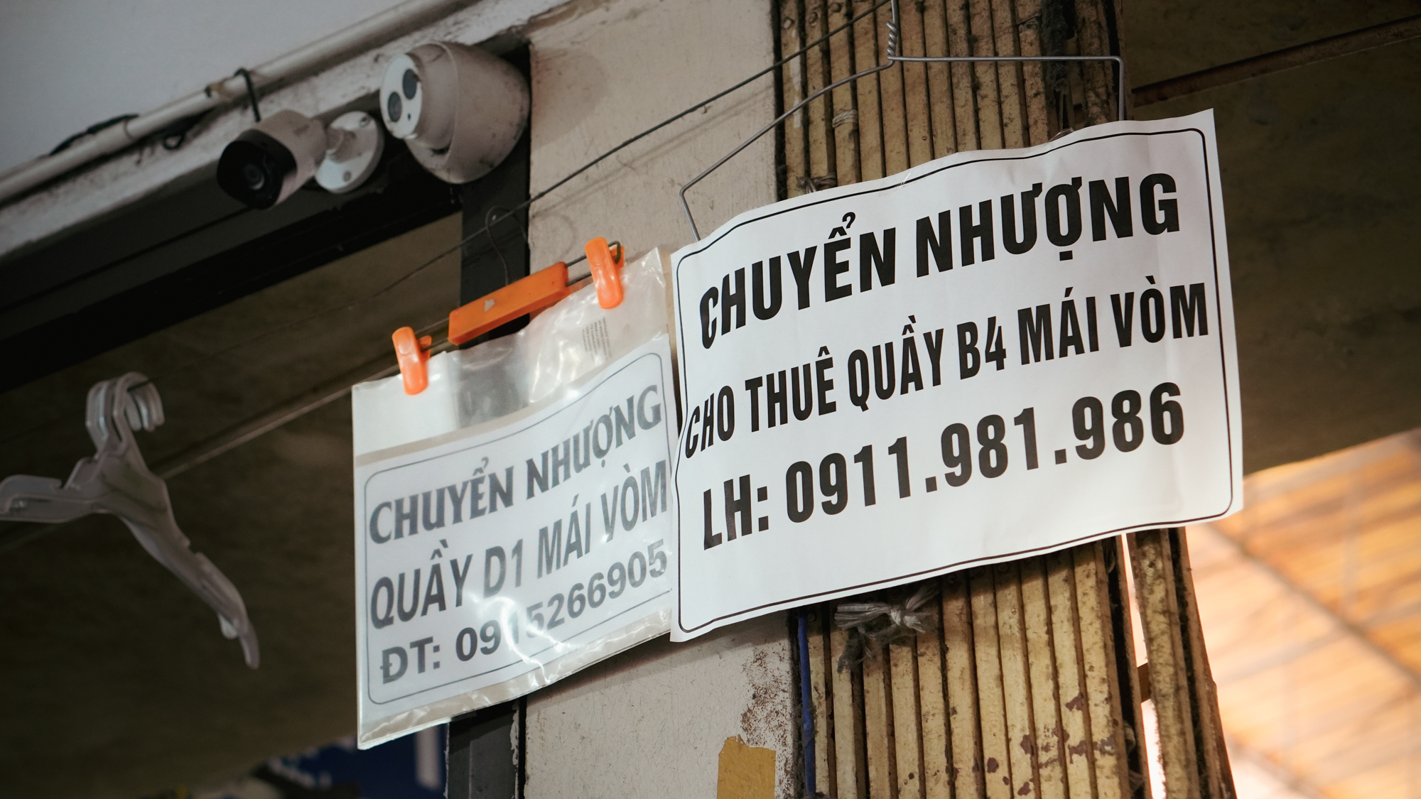 Chợ đầu mối từng là thiên đường bán sỉ, tiểu thương nuôi được cả nhà, cho con đi du học - nay chỉ còn khách du lịch, người bán "bỏ của chạy lấy người" - Ảnh 12