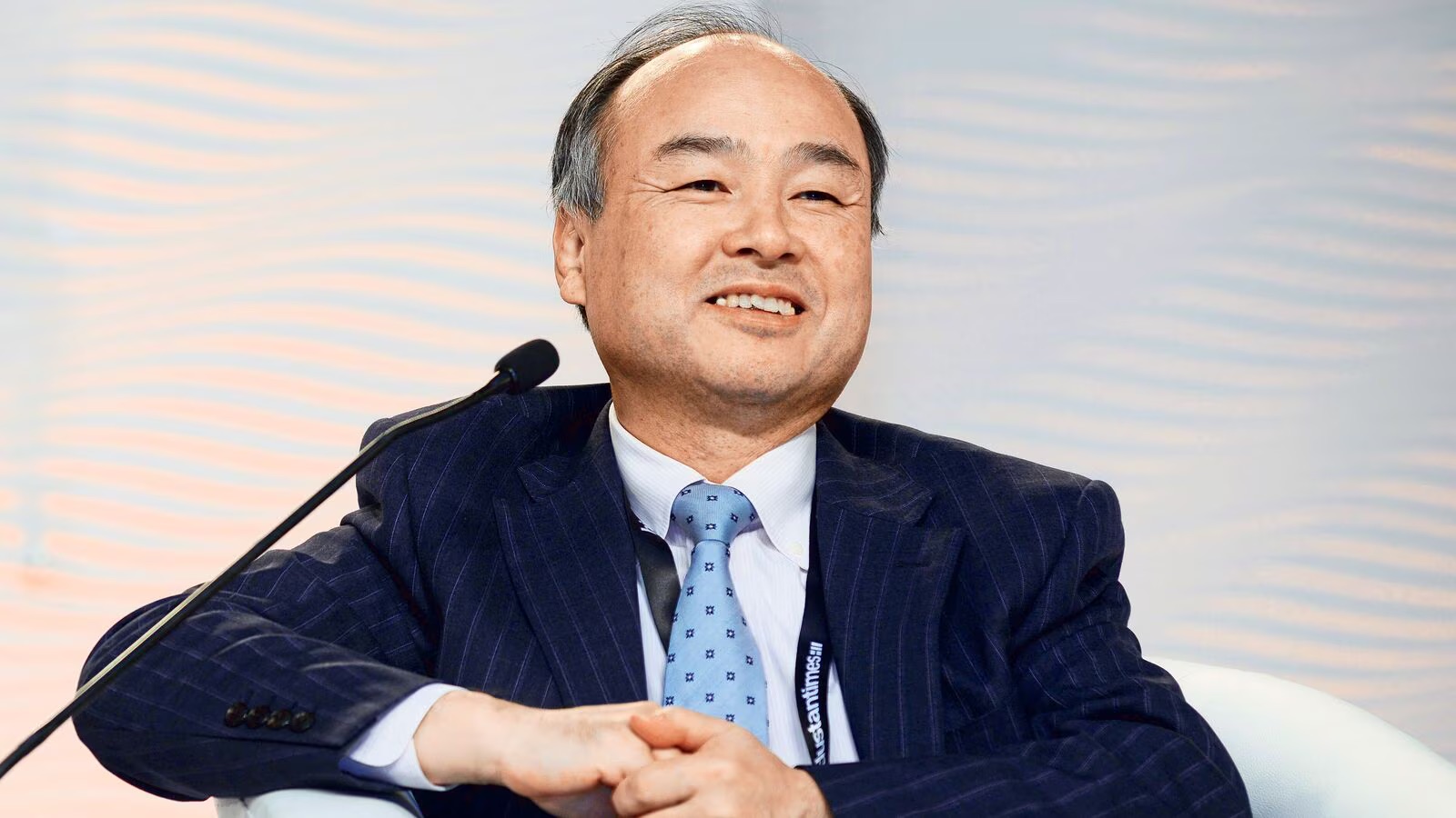 "Gã điên" châu Á và ván cược 18 tỉ đô vào iPhone - Ảnh 3