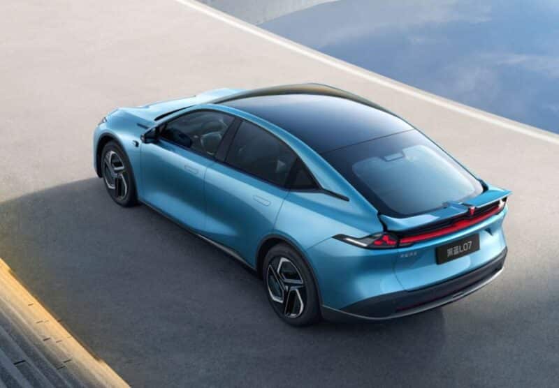 Hãng xây nhà máy 50.000 xe/năm ở Huế có sedan 'ăn xăng' 0.73L/100km, ngang cỡ Camry mà giá bằng một nửa - Ảnh 4