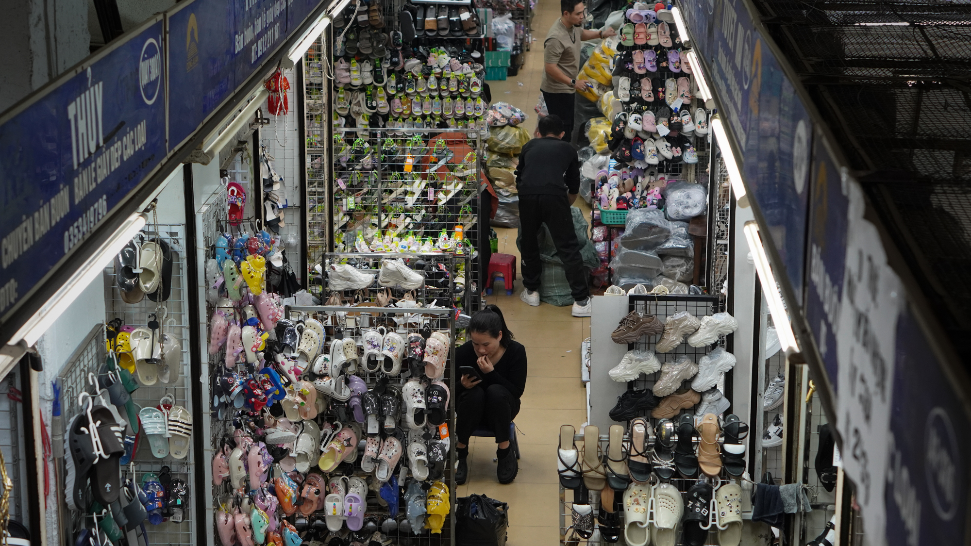 Chợ đầu mối từng là thiên đường bán sỉ, tiểu thương nuôi được cả nhà, cho con đi du học - nay chỉ còn khách du lịch, người bán "bỏ của chạy lấy người" - Ảnh 2