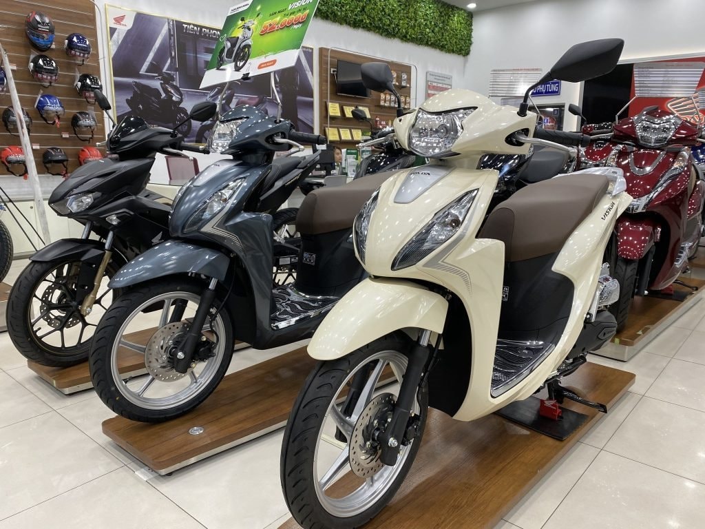 Giá xe máy đồng loạt dò đáy cuối tháng 2: Honda Vision từ 30 triệu đồng, SH, Air Blade, LEAD, Janus... dưới mức đề xuất tối đa gần 23 triệu đồng - Ảnh 1