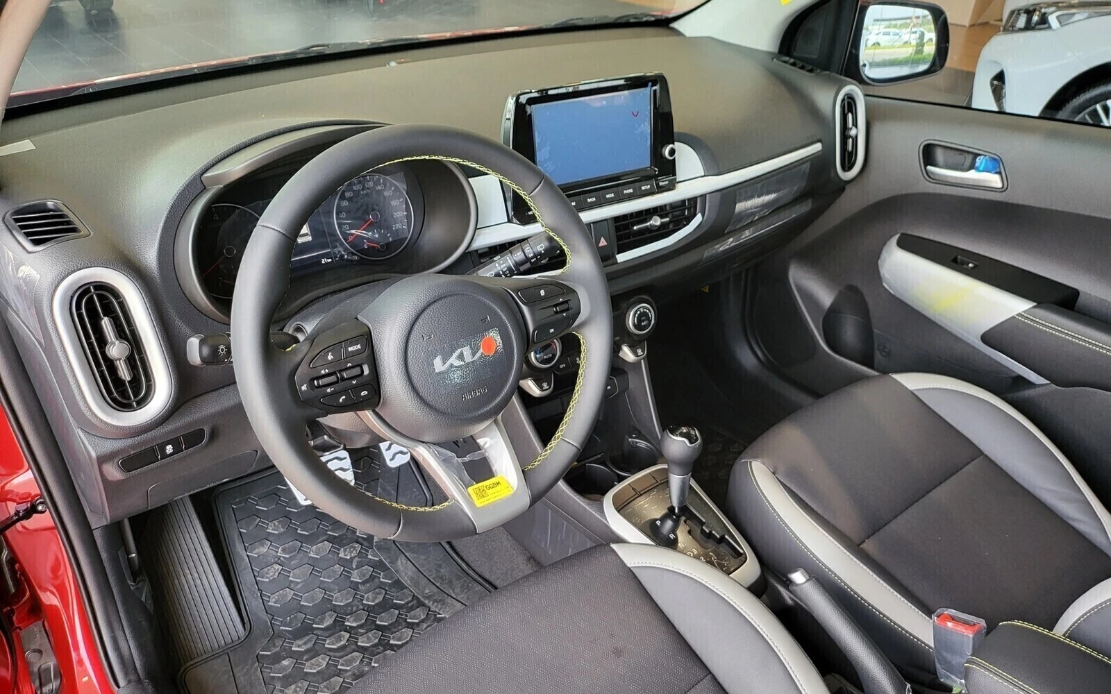 Kia Morning chỉ còn 2 bản tại Việt Nam trước sự cạnh tranh của nhiều xe giá rẻ: Giá từ 349 triệu, vẫn giữ số sàn - Ảnh 5