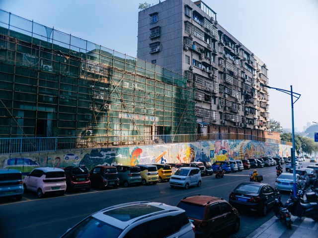 Từng bị coi là "đồ chơi 4 bánh", xe điện mini giờ bán cháy hàng: Cứu tinh của cả một thành phố Trung Quốc - Ảnh 1