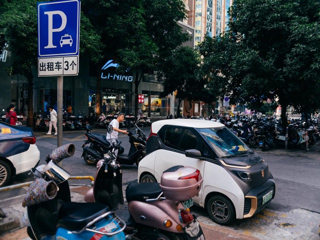 Từng bị coi là "đồ chơi 4 bánh", xe điện mini giờ bán cháy hàng: Cứu tinh của cả một thành phố Trung Quốc - Ảnh 3