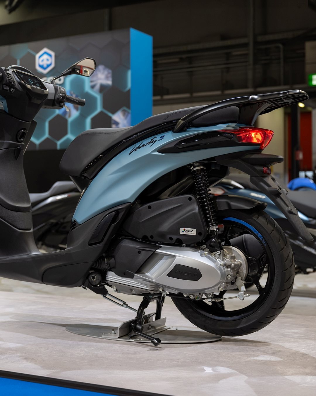 'Huyền thoại xe ga' 150cc của Ý chính thức ra mắt: Phanh ABS, uống 2,19 lít/100km - có bản độc quyền cho thị trường Việt Nam - Ảnh 7