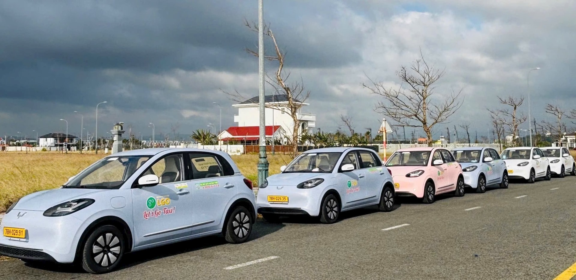 Taxi điện rẻ nhất thị trường Việt tung ảnh ra quân Wuling Bingo, giá cước chỉ từ 8.000 đồng/km - Ảnh 1