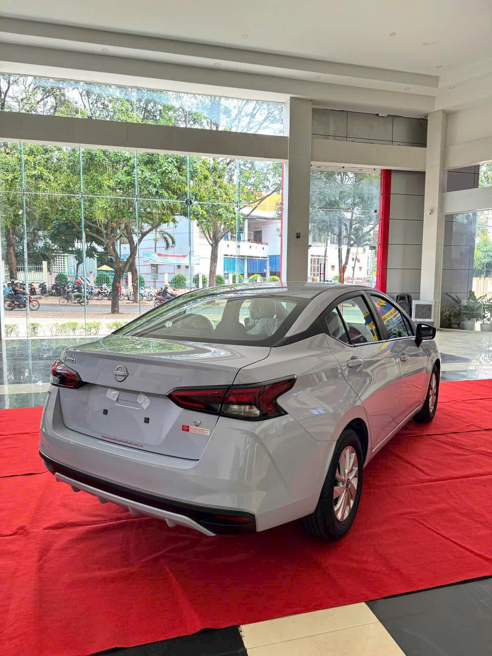 Nissan Almera giảm giá 30 triệu đồng tại đại lý, đua doanh số đầu năm với Vios, Accent - Ảnh 2