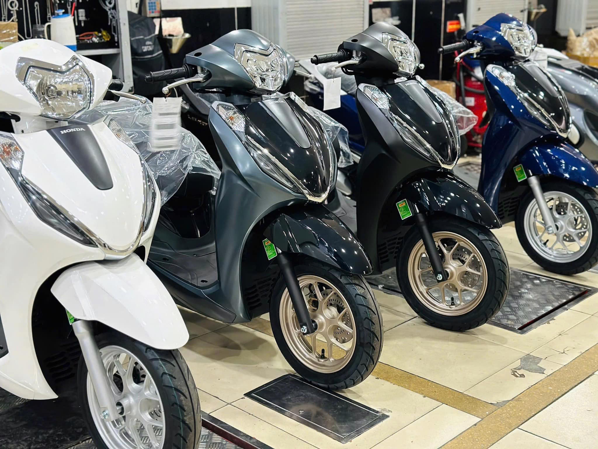 Loạt xe ga tiết kiệm xăng nhất thị trường Việt cùng giảm giá mạnh cuối tháng 2, thấp nhất còn từ 28 triệu đồng - Ảnh 2