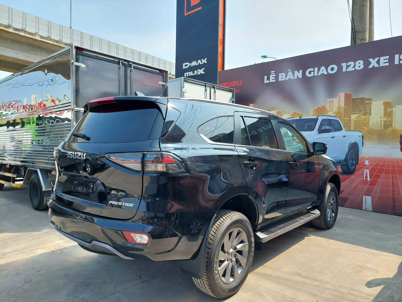 Isuzu mu-X giảm giá 220 triệu tại đại lý: Bản tầm trung chỉ còn 930 triệu, tiệm cận Peugeot 2008 - Ảnh 6
