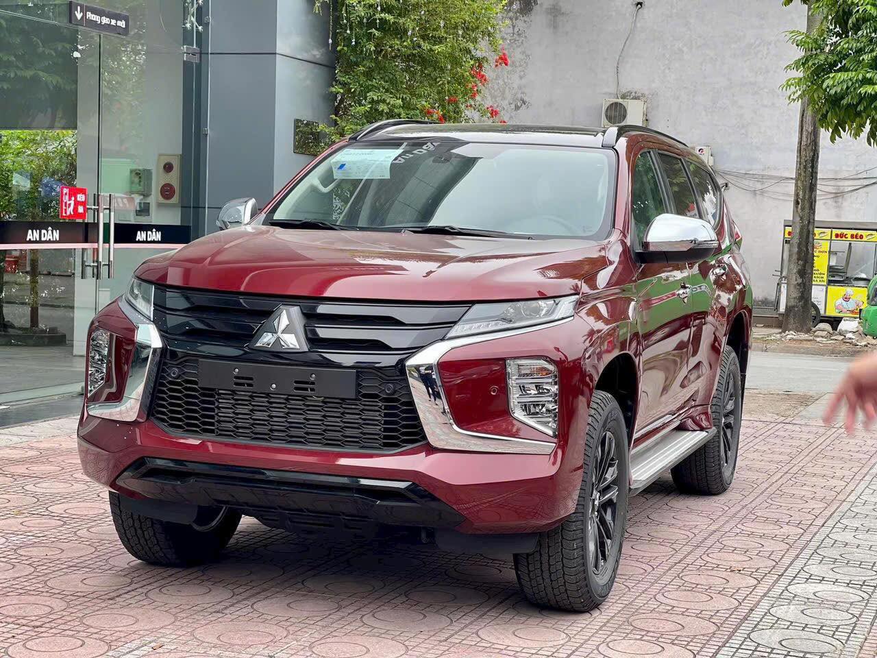 Giá Mitsubishi Pajero Sport tiếp tục 'dò đáy' tại đại lý: Giảm nhiều nhất 275 triệu 'dọn kho' chờ bản mới ra mắt - Ảnh 2