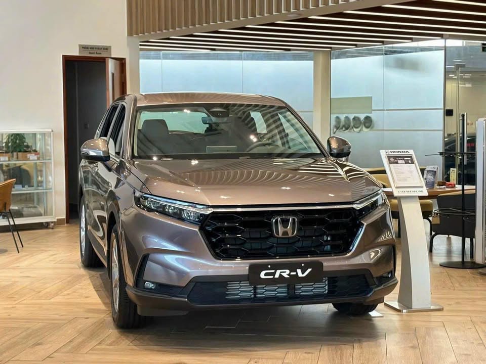 Honda CR-V bất ngờ giảm đậm gần 100 triệu đồng kèm ưu đãi khủng, giá mới từ 930 triệu đồng - Ảnh 1
