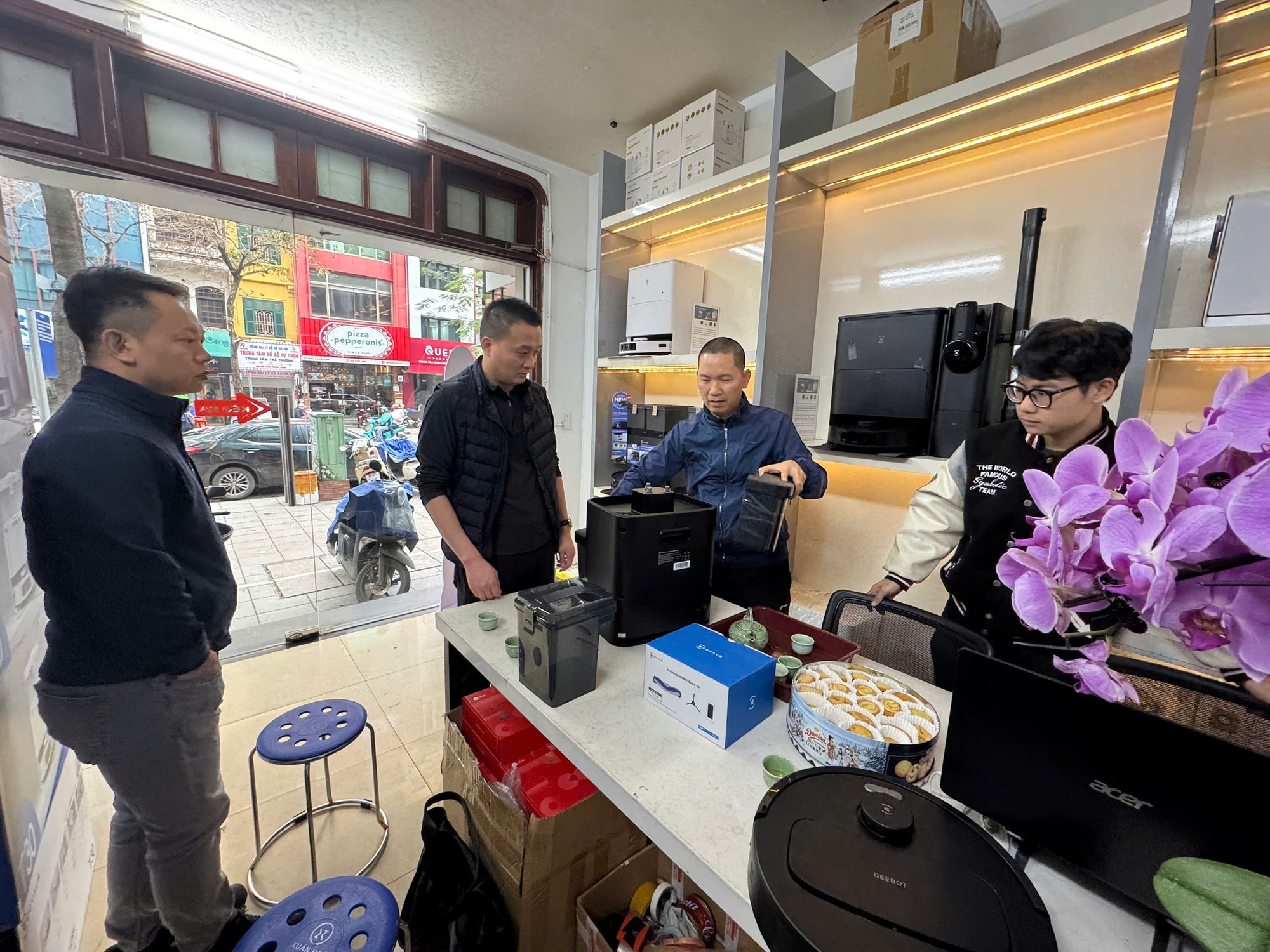 Doanh số tăng 600% năm qua, chiếm 40% thị phần, sếp lớn hãng robot hút bụi top 1 Việt Nam hé lộ mục tiêu đặc biệt năm 2025 - Ảnh 3