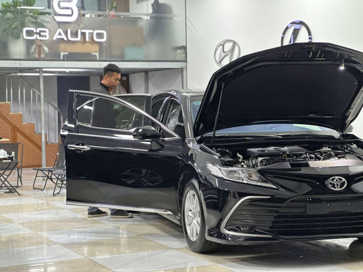 Thị trường ô tô cũ Hà Nội sau Tết: Giao dịch ảm đạm, khách mua thưa thớt - Ảnh 8