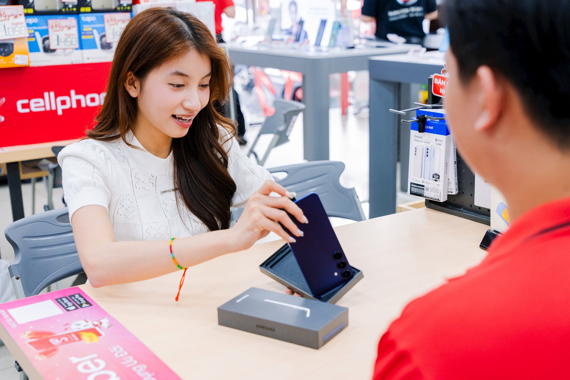 "Bão" đơn đặt trước, mẫu điện thoại vừa mở bán này dự đoán sẽ là top đầu doanh số, "ăn đứt" iPhone - Ảnh 2