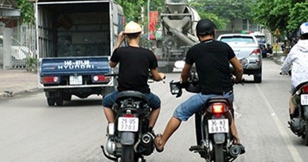 Xe hết xăng nhờ xe khác đẩy hộ - nếu gây tai nạn có thể bị phạt lên đến bao nhiêu tiền theo Nghị định 168?