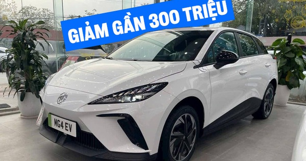 MG4 giảm gần 300 triệu đồng tại đại lý: Bản cao nhất còn 650 triệu đồng, CUV hạng B nhưng giá ngang Kia Sonet