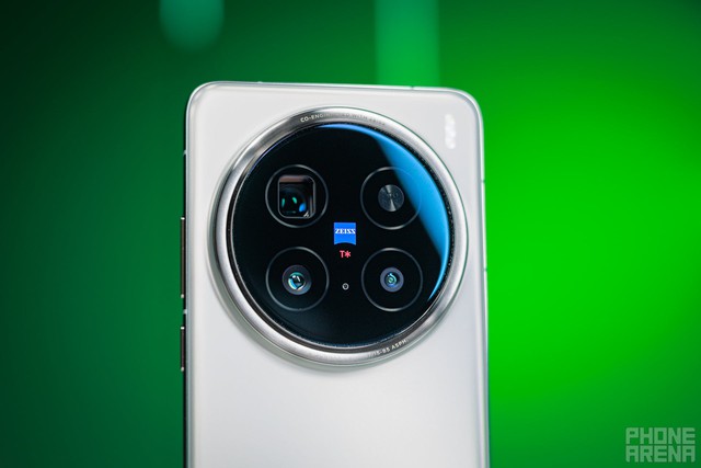 Mẫu điện thoại được khen nhất thời gian qua: Chụp đẹp hơn S24 Ultra, camera zoom 200MP, pin tận 6.000mAh - Ảnh 2