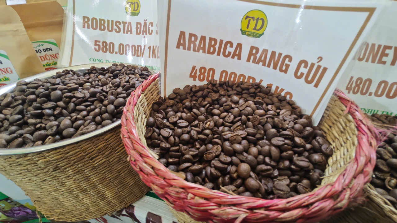 Cà phê chỉ có 10% nguyên liệu hạt cà phê, dân trong ngành nói gì? - Ảnh 2