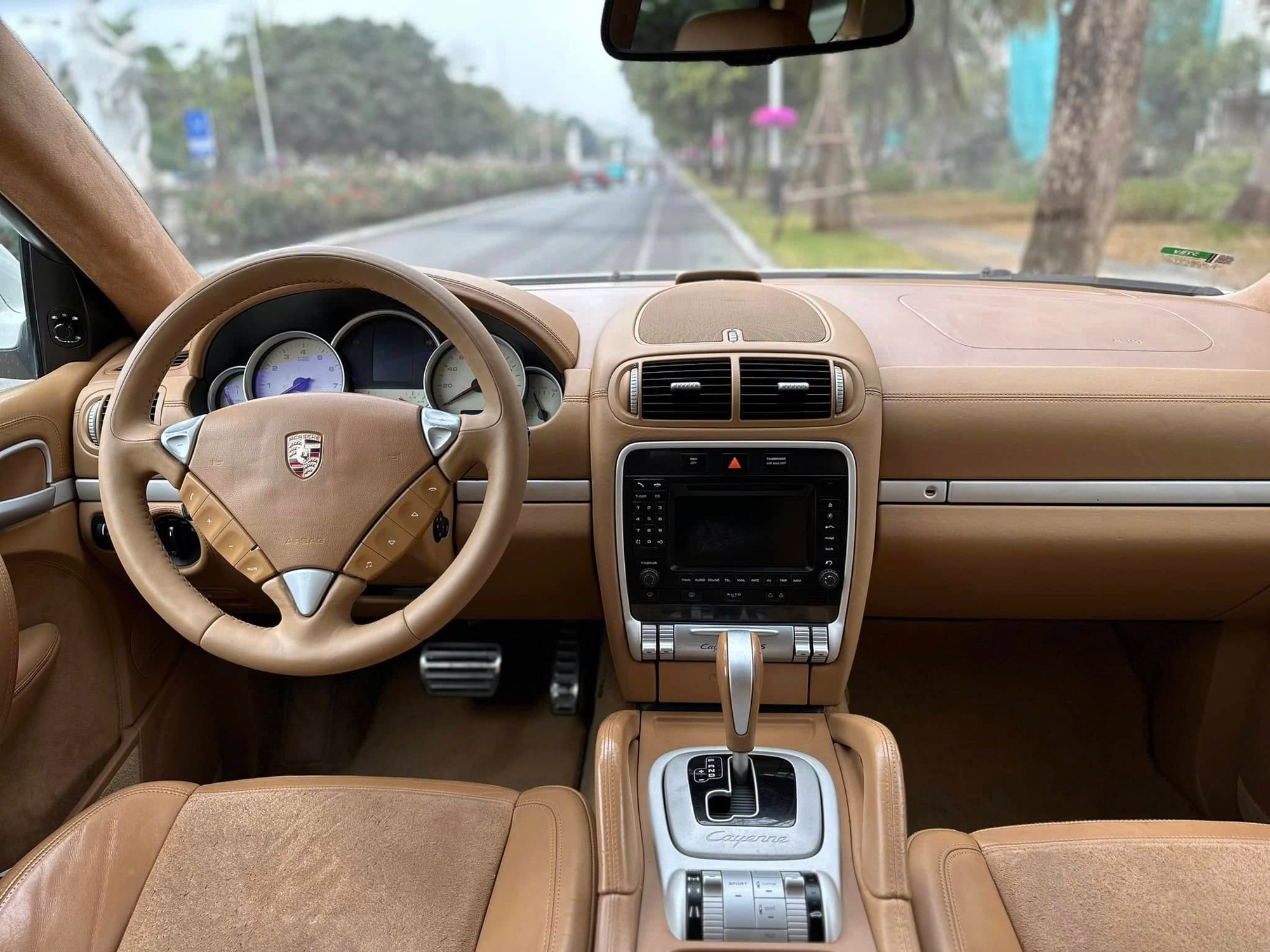 Sắm Porsche Cayenne GTS gần 600 triệu, chủ xe 33 tuổi chia sẻ: 'Mơ ước từ cấp 3, chấp nhận nuôi đắt, bán lỗ để thỏa đam mê' - Ảnh 8